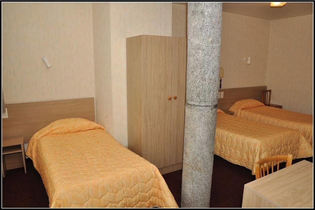 Hotel Montfort Lourdes Exterior foto