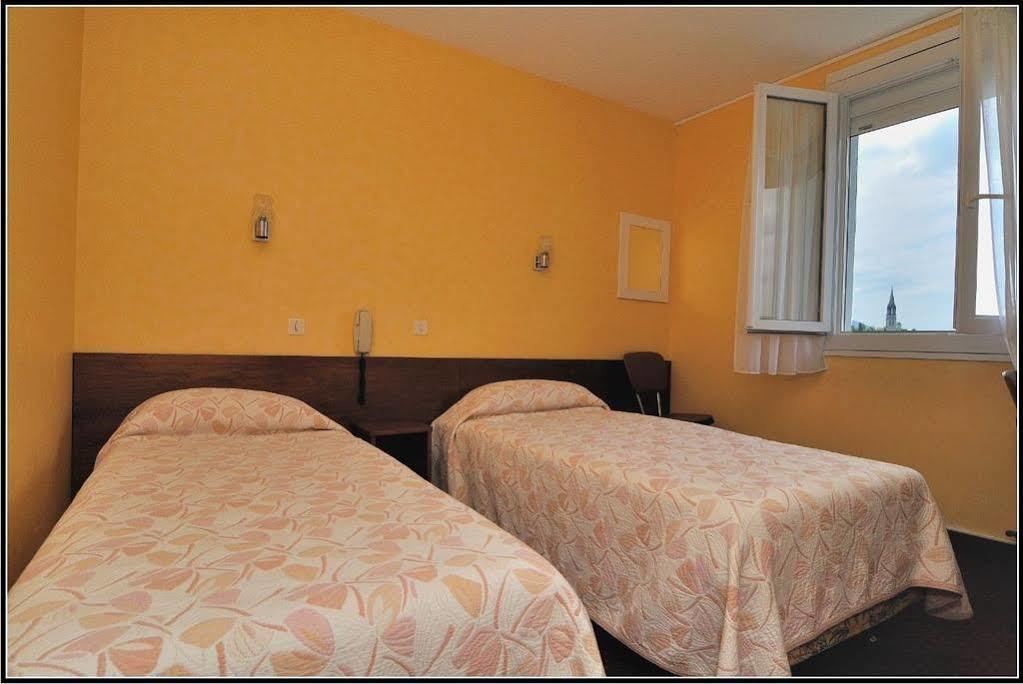 Hotel Montfort Lourdes Exterior foto
